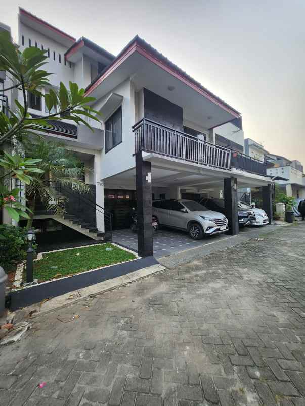 dijual rumah jalan raya pondok pinang