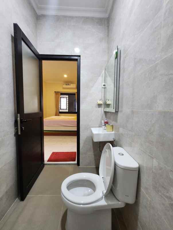 dijual rumah jalan raya pondok pinang