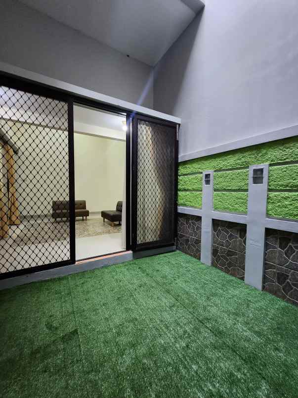 dijual rumah jalan raya pondok pinang