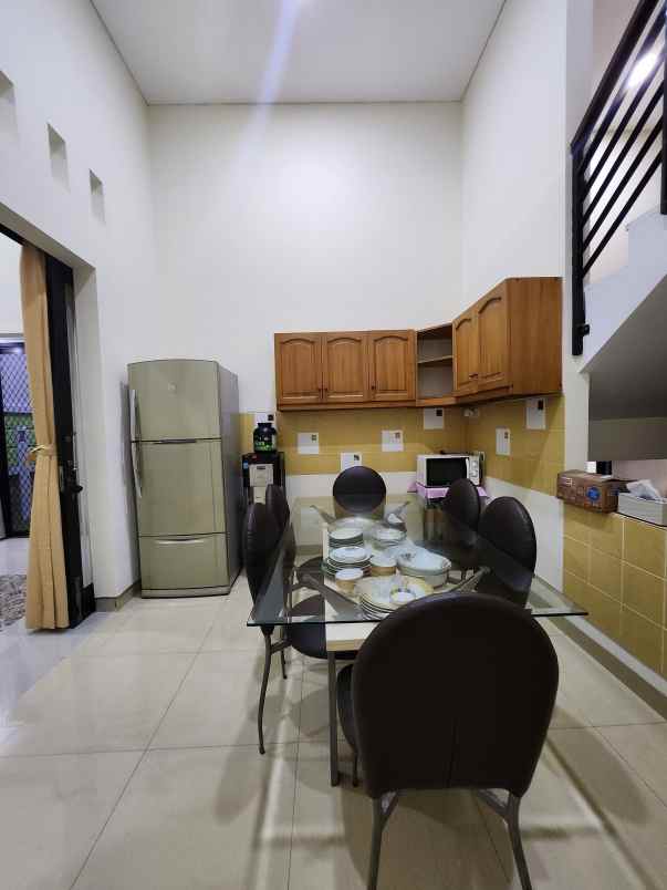 dijual rumah jalan raya pondok pinang