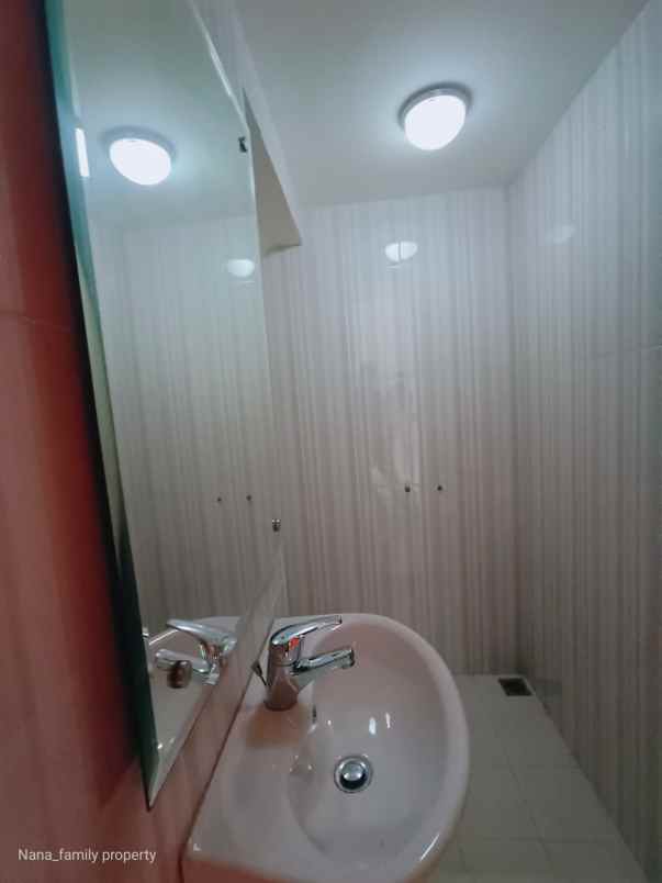 dijual rumah jalan raya rempoa veteran