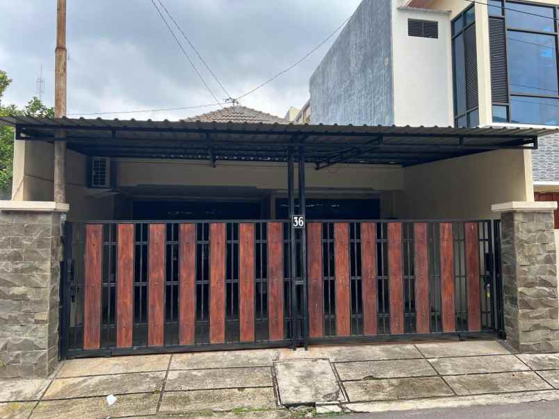 dijual rumah jalan sadewa