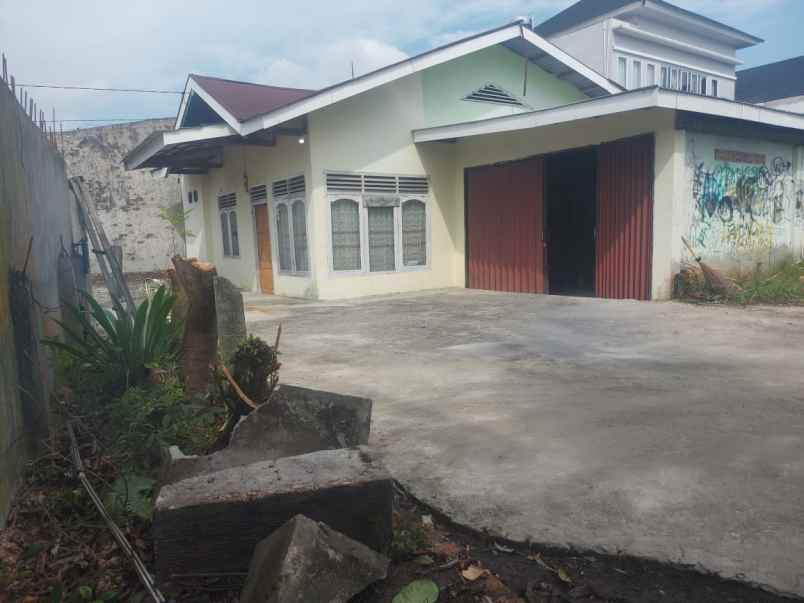 dijual rumah jalan sosial kubang