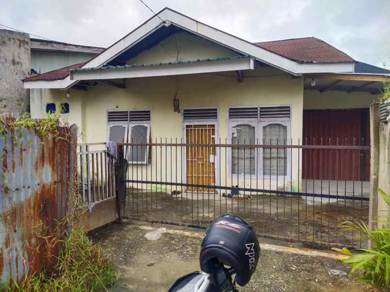 dijual rumah jalan sosial kubang