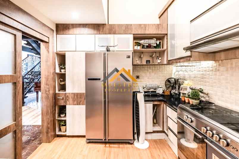 dijual rumah jalan suluh fully