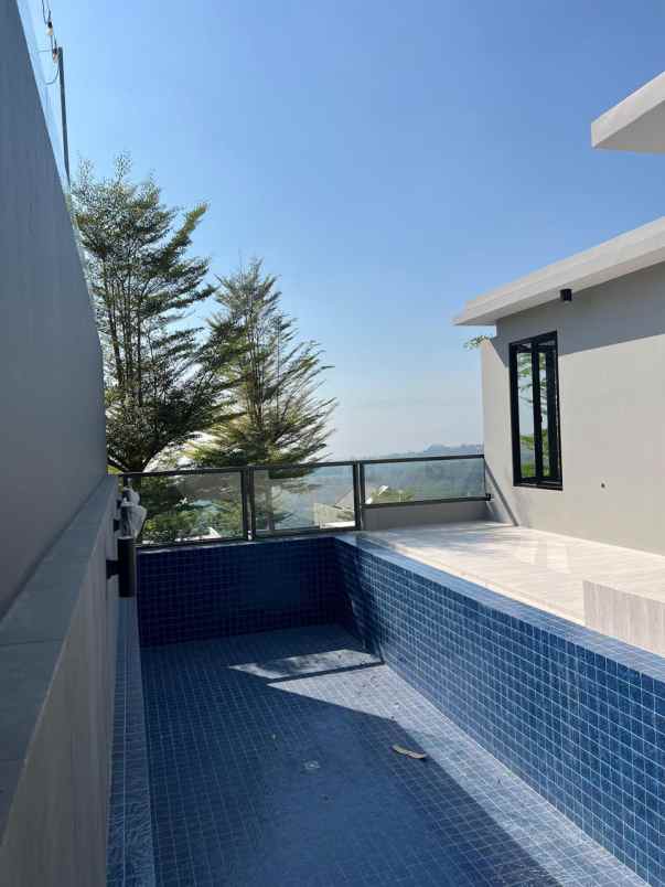 dijual rumah jalan taman dayu