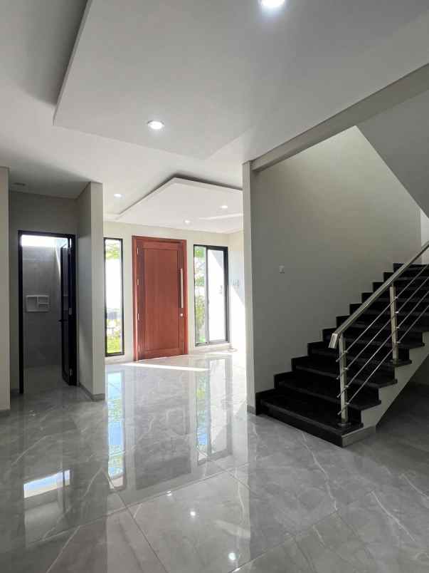 dijual rumah jalan taman dayu