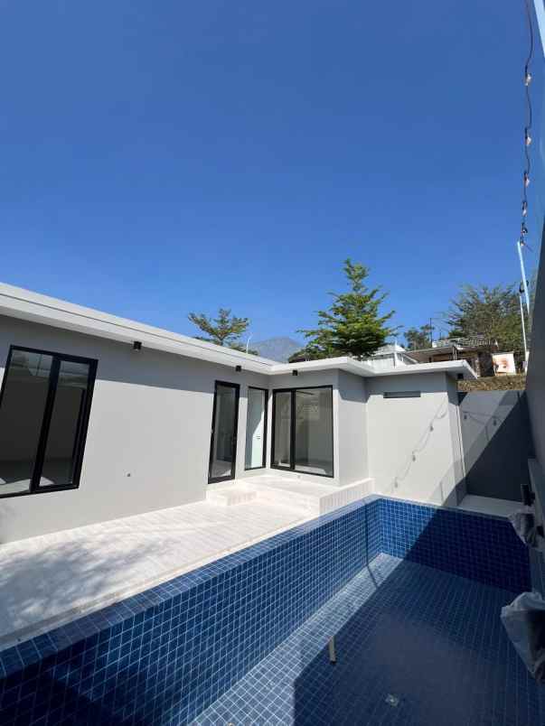 dijual rumah jalan taman dayu