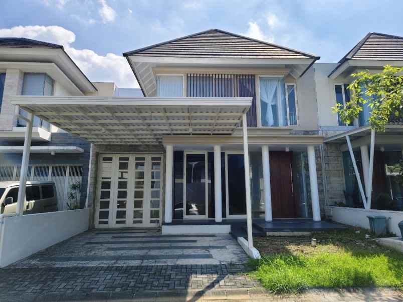 dijual rumah jalan the greenlake citraland