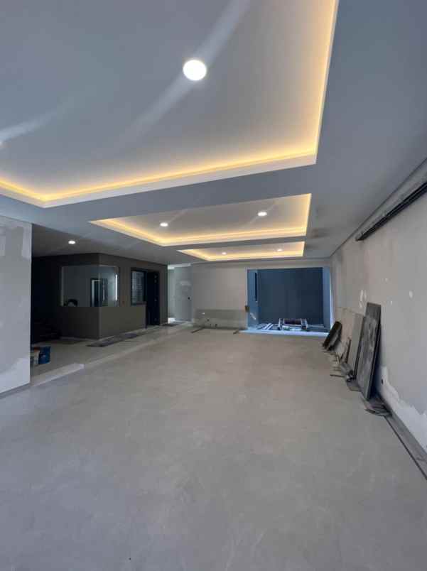 dijual rumah jalan waterfront