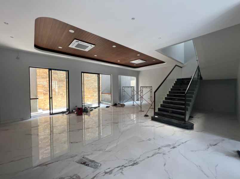 dijual rumah jalan waterfront