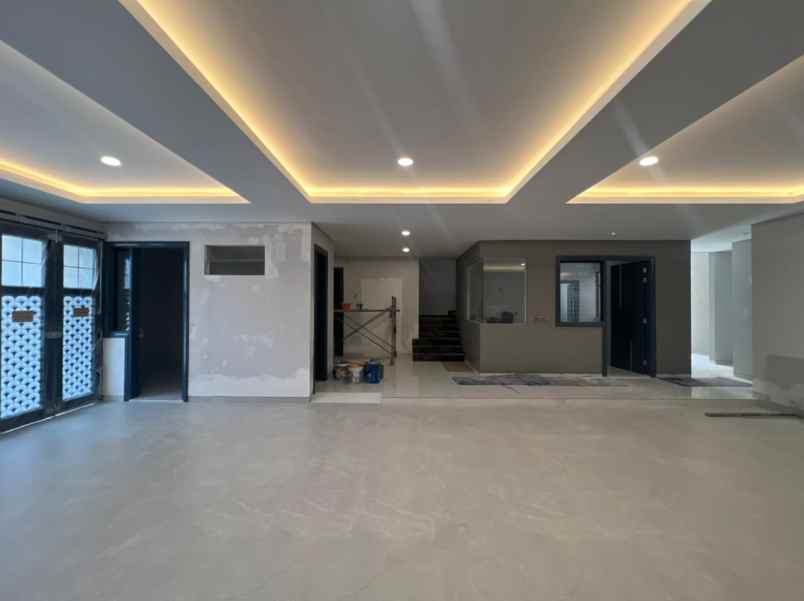 dijual rumah jalan waterfront