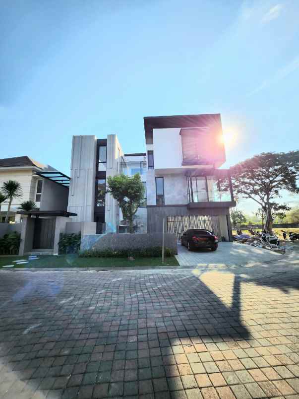 dijual rumah jalan waterfront