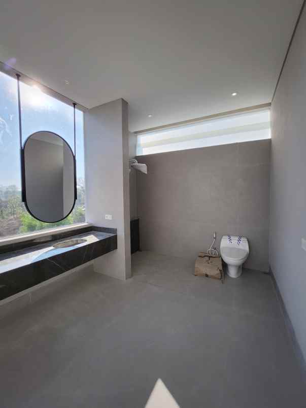 dijual rumah jalan waterfront