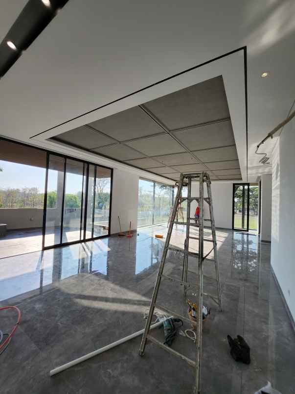 dijual rumah jalan waterfront