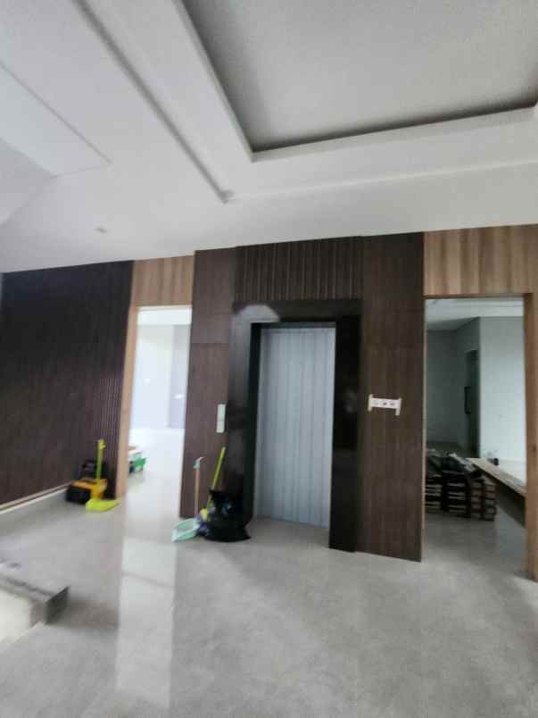 dijual rumah jalan woodland