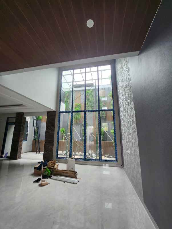 dijual rumah jalan woodland