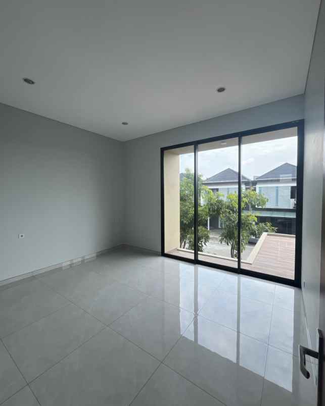dijual rumah jalan woodland citraland