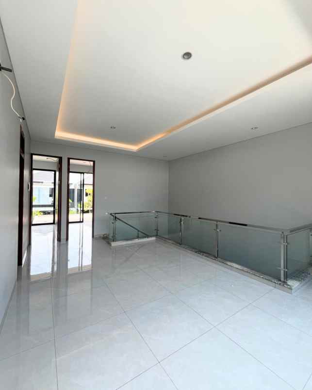 dijual rumah jalan woodland citraland