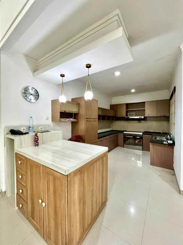 dijual rumah jaln raya bangka kemang