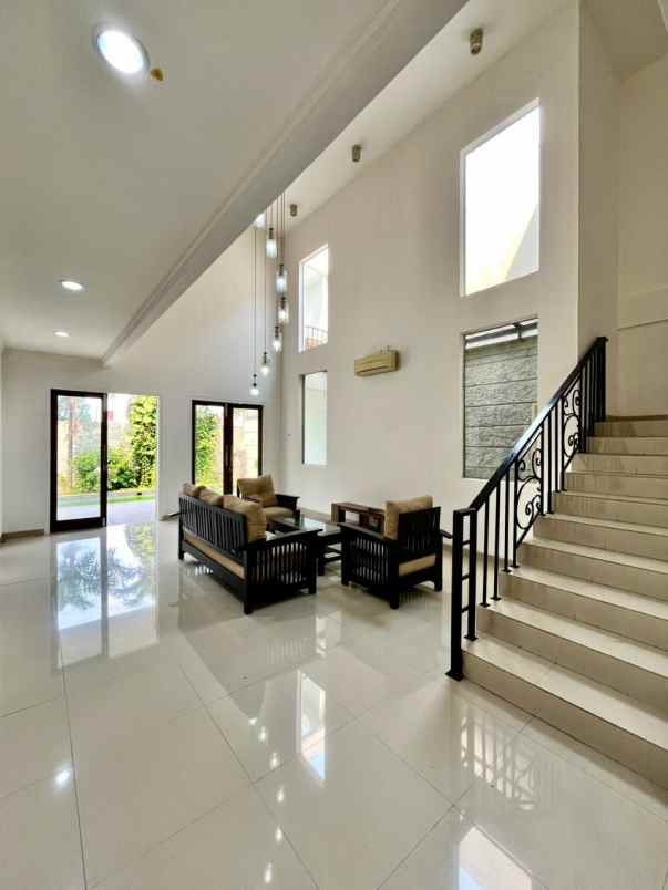 dijual rumah jaln raya bangka kemang