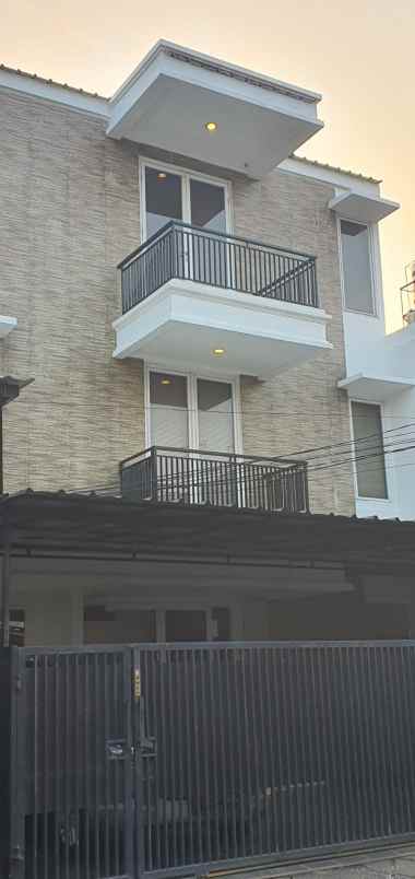 dijual rumah janur elok kelapa gading