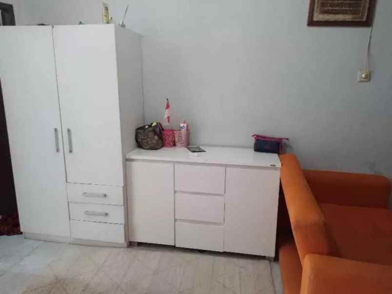 dijual rumah jatinegara