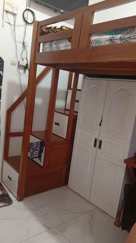 dijual rumah jl abadi kebon besar