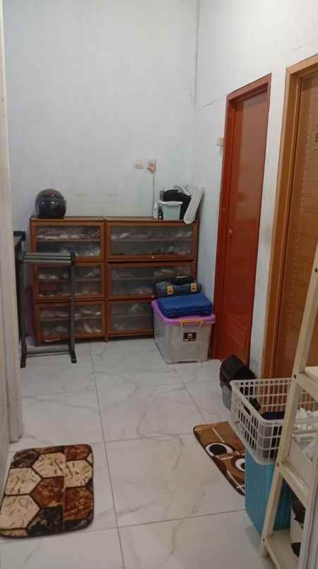 dijual rumah jl abadi kebon besar