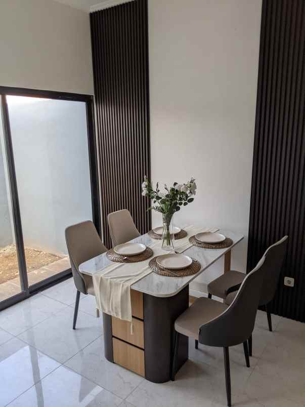 dijual rumah jl buaran rawabuntu