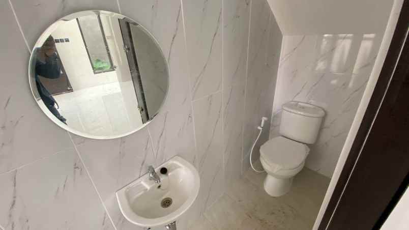 dijual rumah jl cibodas antapani bandung