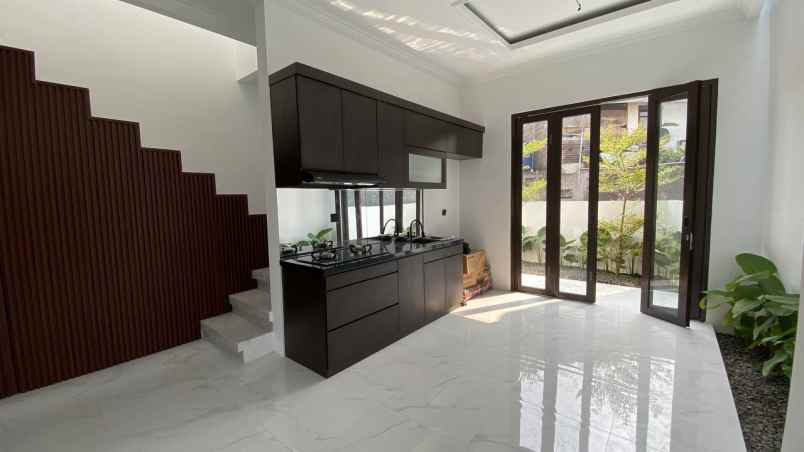 dijual rumah jl cibodas antapani bandung