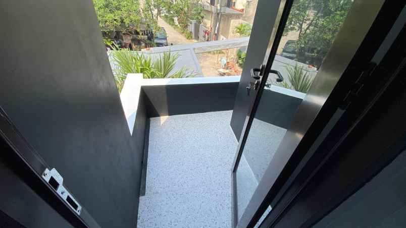 dijual rumah jl cibodas antapani bandung