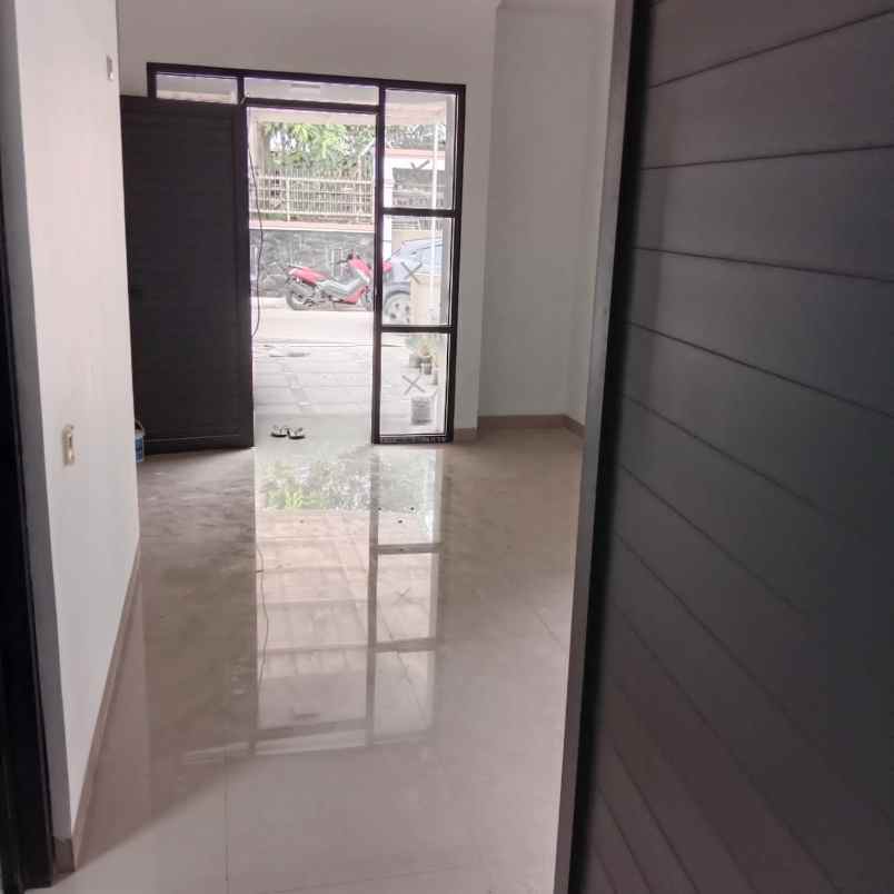 dijual rumah jl ciwastra