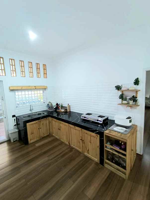 dijual rumah jl dago giri