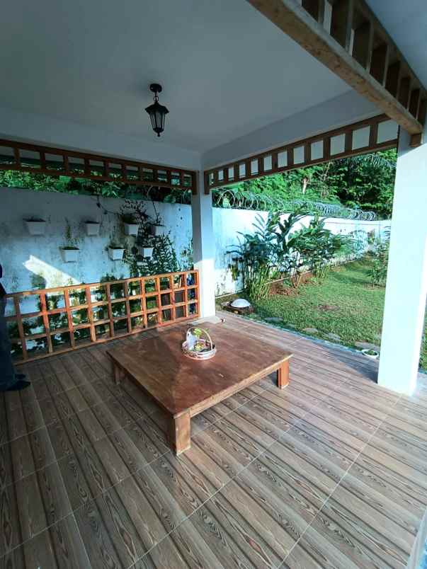 dijual rumah jl dago giri