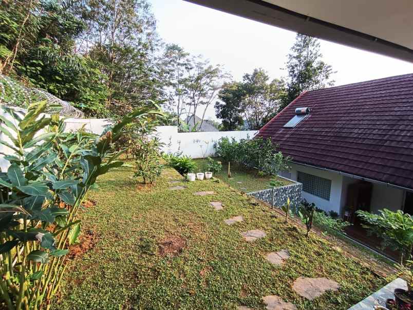 dijual rumah jl dago giri