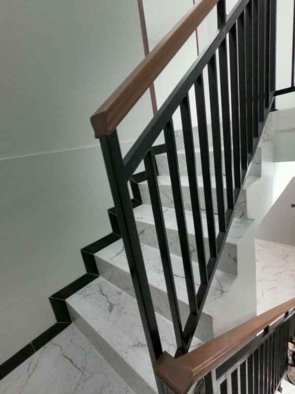 dijual rumah jl h milun pengasinan