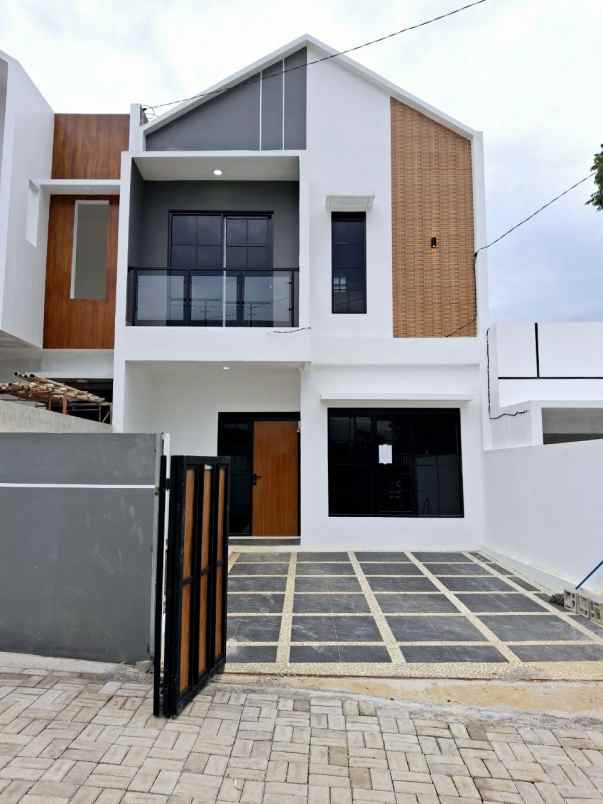 dijual rumah jl jatihandap bandung