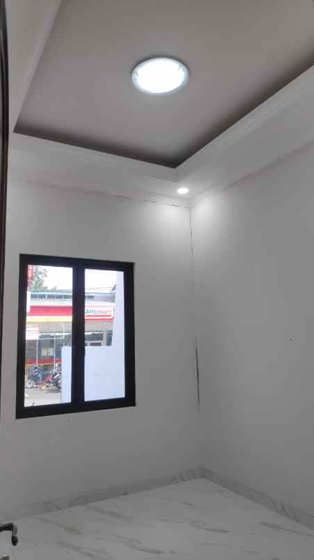 dijual rumah jl jatiwaringin raya
