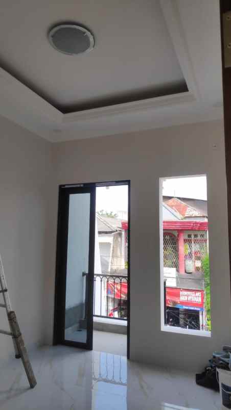 dijual rumah jl jatiwaringin raya