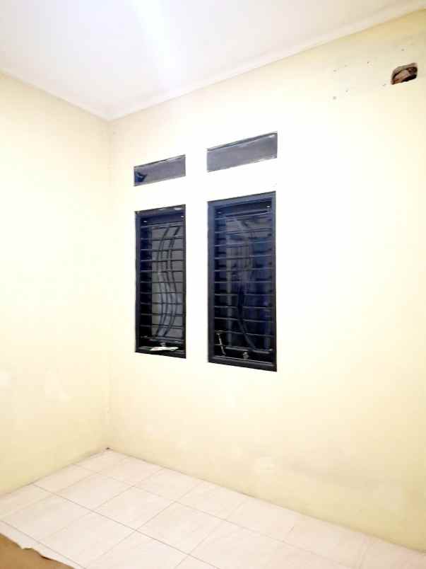 dijual rumah jl joe lenteng agung