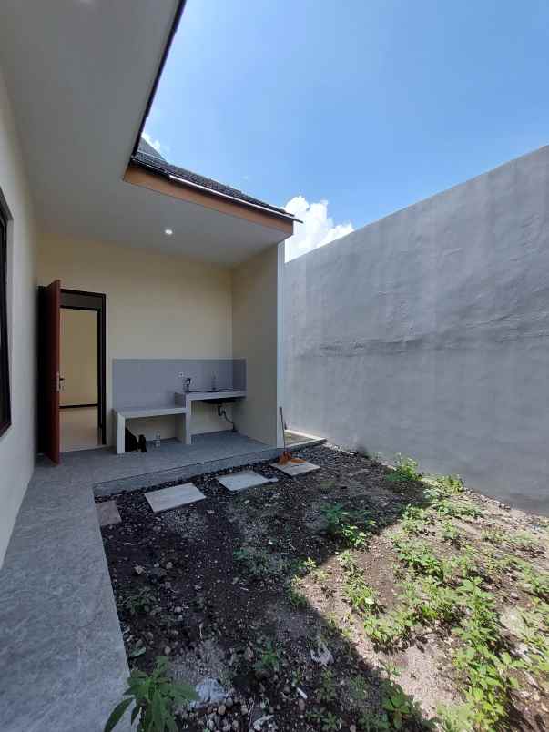 dijual rumah jl kaliurang km 11