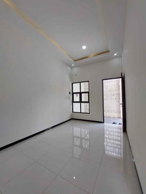 dijual rumah jl kaliurang km 11