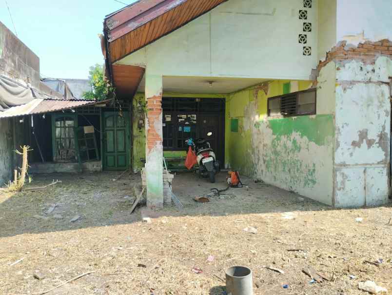 dijual rumah jl kapten pierre tendean
