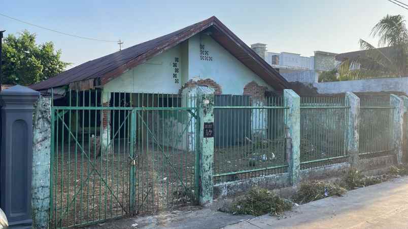 dijual rumah jl kapten pierre tendean