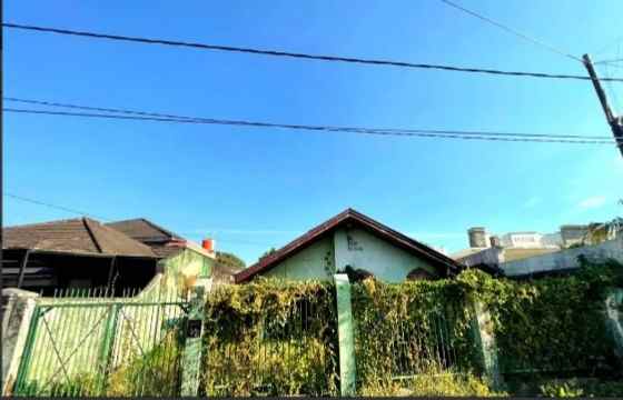 dijual rumah jl kapten pierre tendean