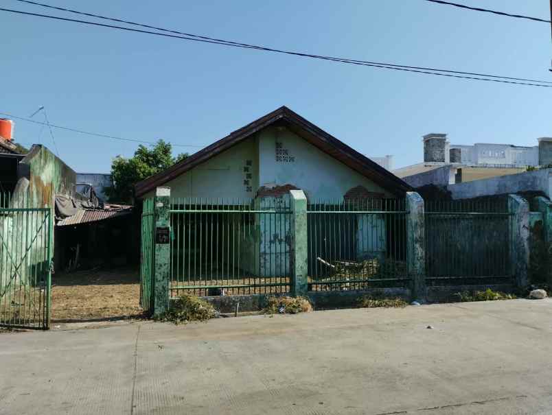 dijual rumah jl kapten pierre tendean
