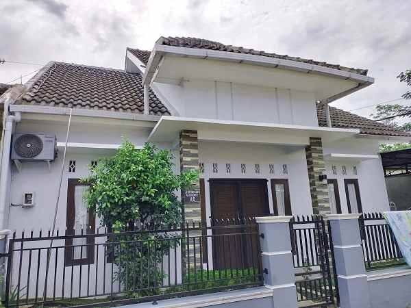 dijual rumah jl lempongsari sariharjo