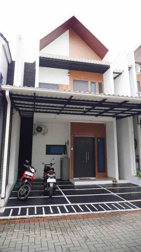 dijual rumah jl musholla al arifiyah